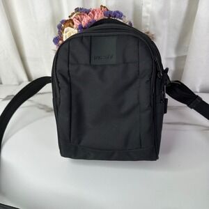 ❌SOLD❌ Metrosafe LS 100 Crossbody Bag Black RFID Secure Travel Lightweight